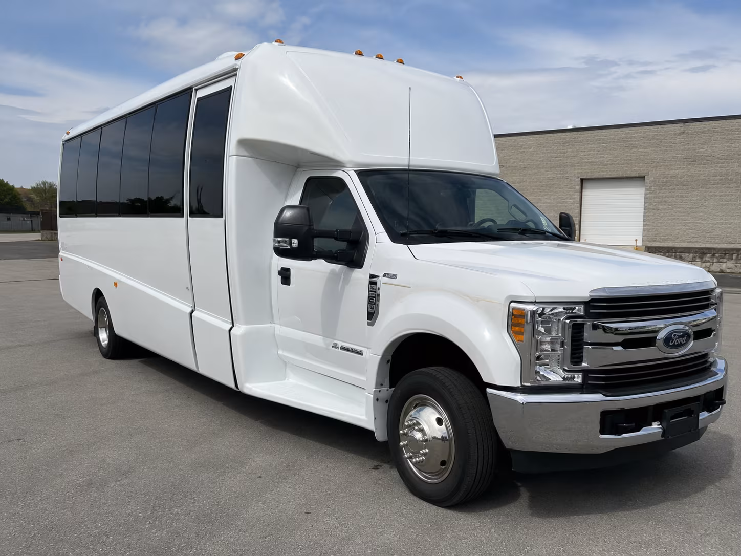 book group transportation for your next airport transfer 1