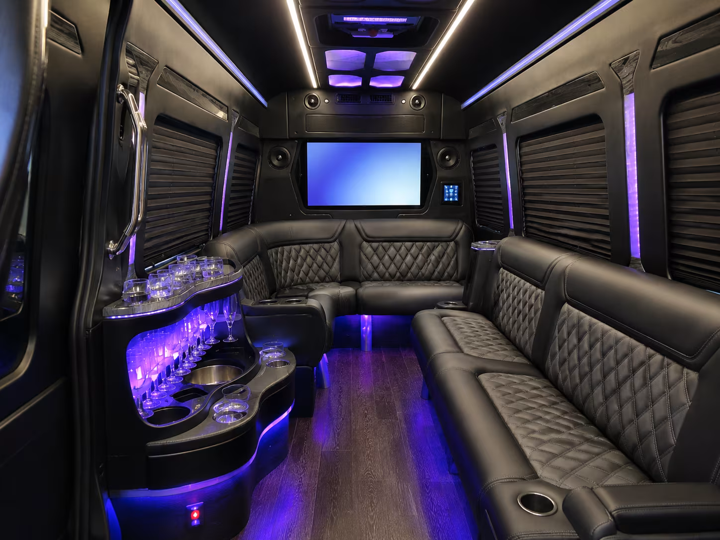 book group transportation for your next airport transfer 3