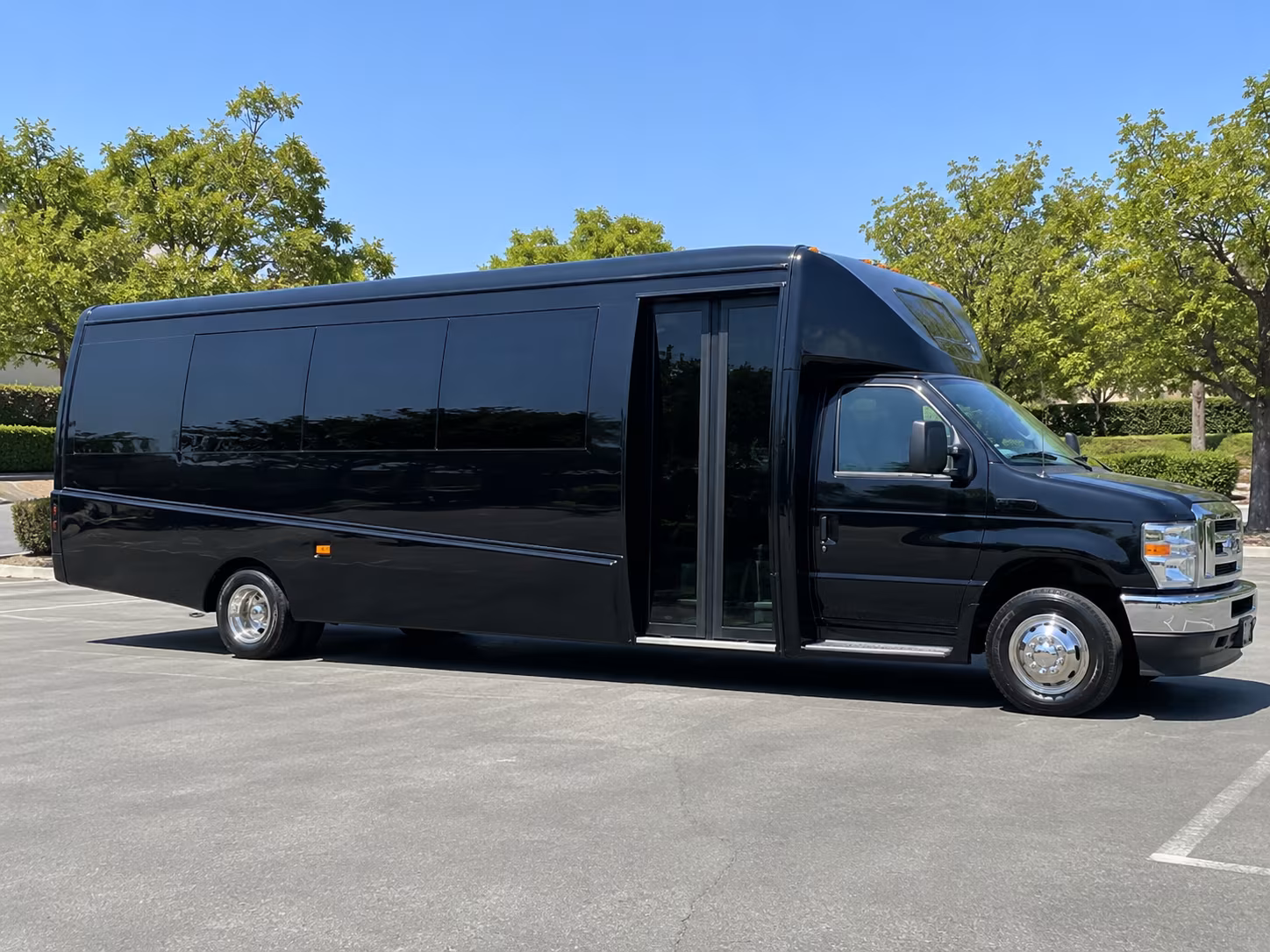book group transportation for your next airport transfer 5