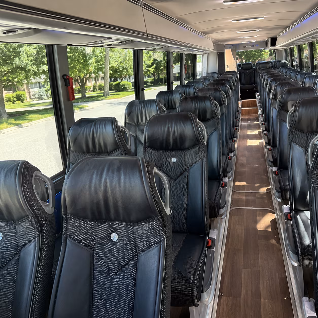 charter buses for lexington horse farm and estate wedding venues